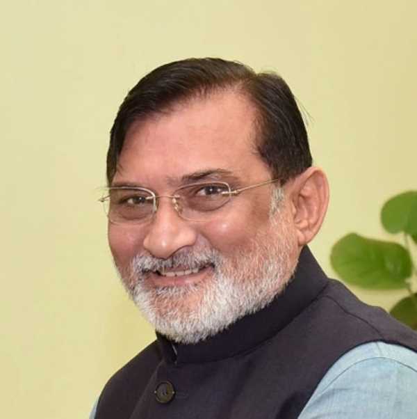 कौन होगा दिल्ली का नया एलजी - सेवानिवृत्त नौकरशाह या राजनेता